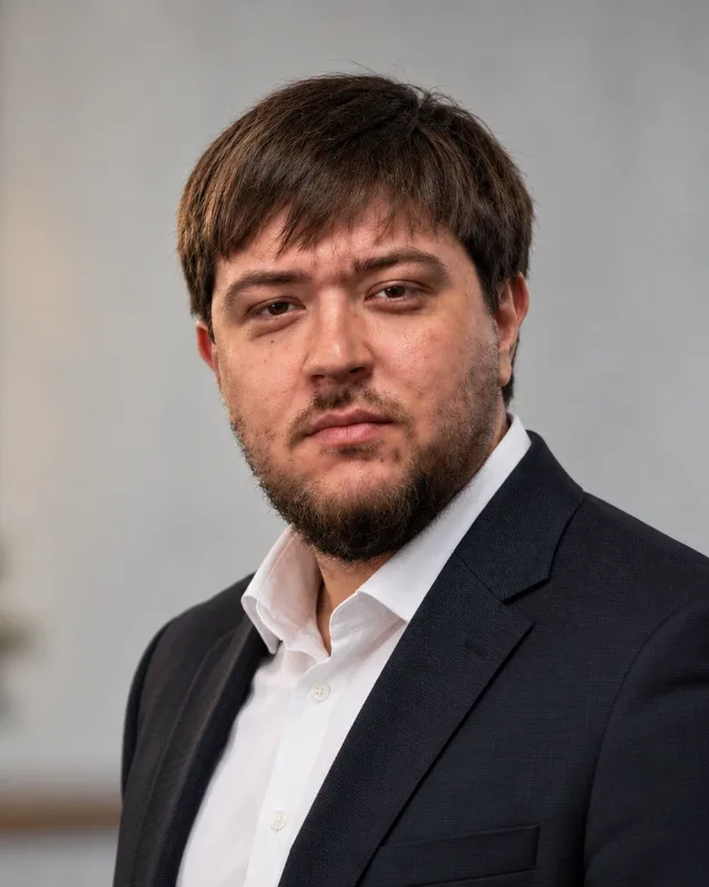 Кирсан Т., основатель